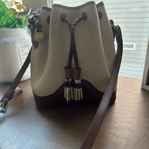 Dooney and Bourke vintage draw string bag. - Picture 1 of 8